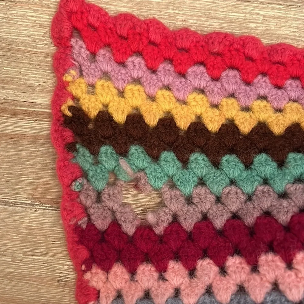 VINTAGE GRANNY SQUARES AFGHAN 44”x68”